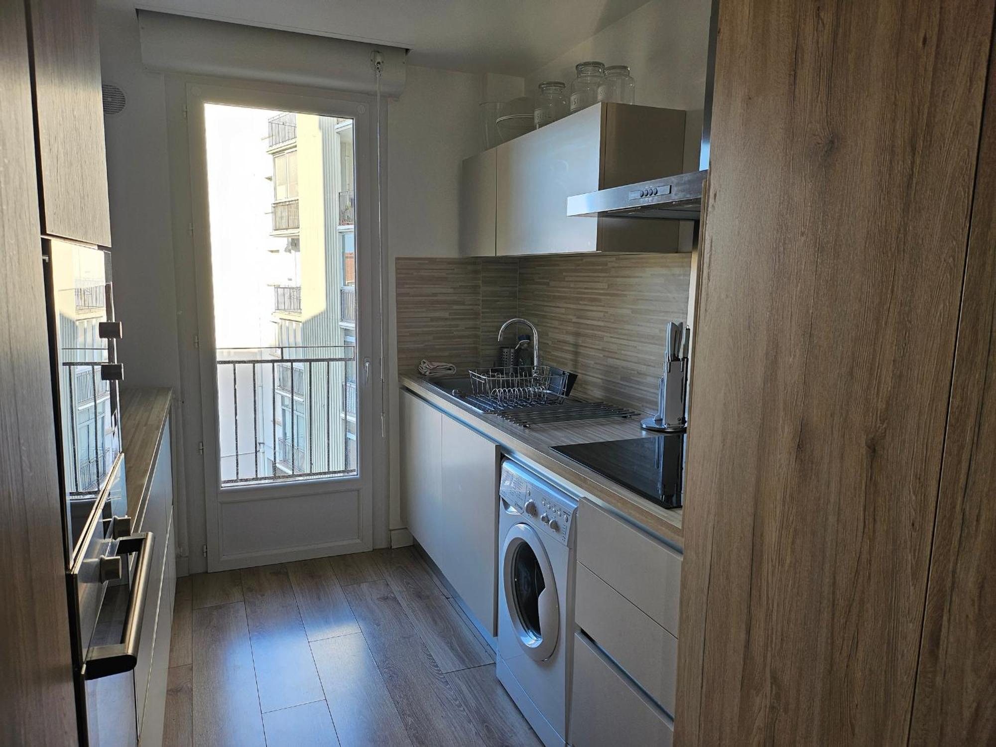 Apartment - T2 Coquet Et Lumineux Avec Parking Private, Proche Et Commerces - Fr-1-319-78 *