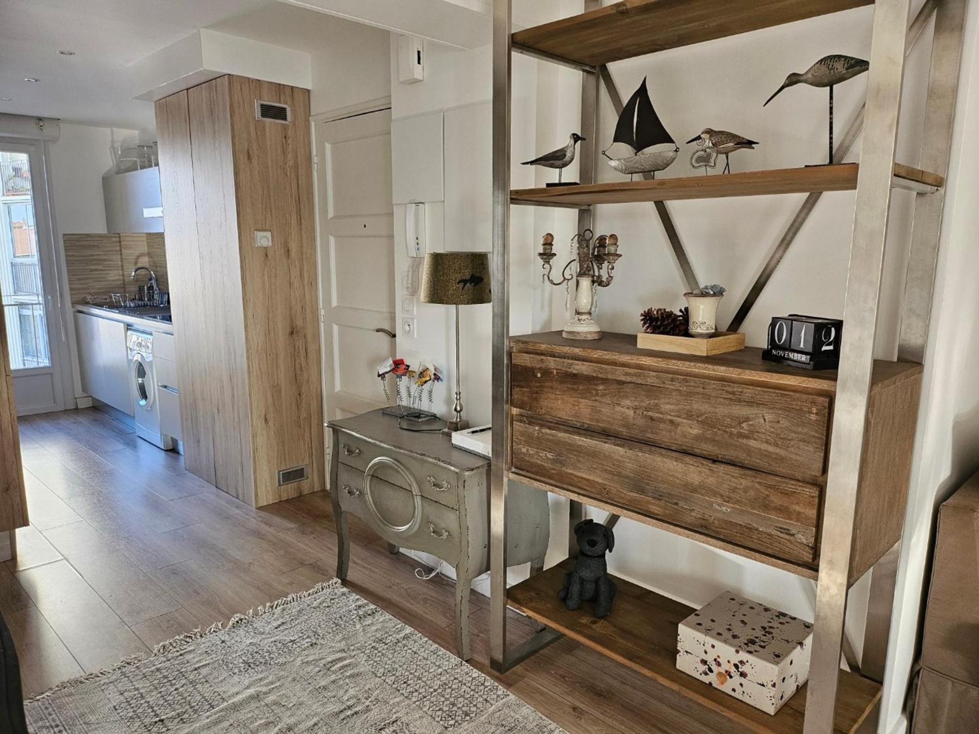 - T2 Coquet Et Lumineux Avec Parking Private, Proche Et Commerces - Fr-1-319-78