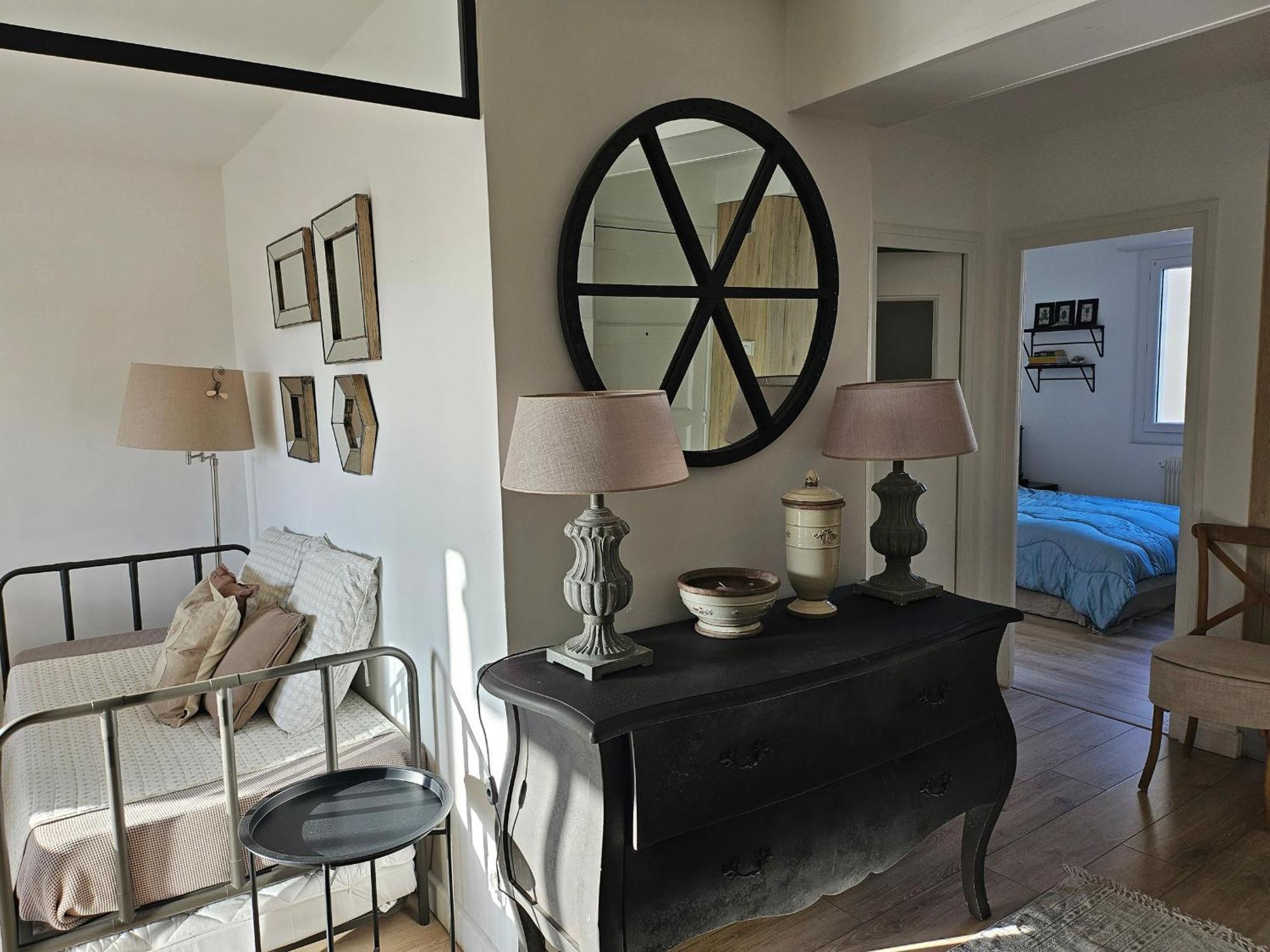 Apartment - T2 Coquet Et Lumineux Avec Parking Private, Proche Et Commerces - Fr-1-319-78 *