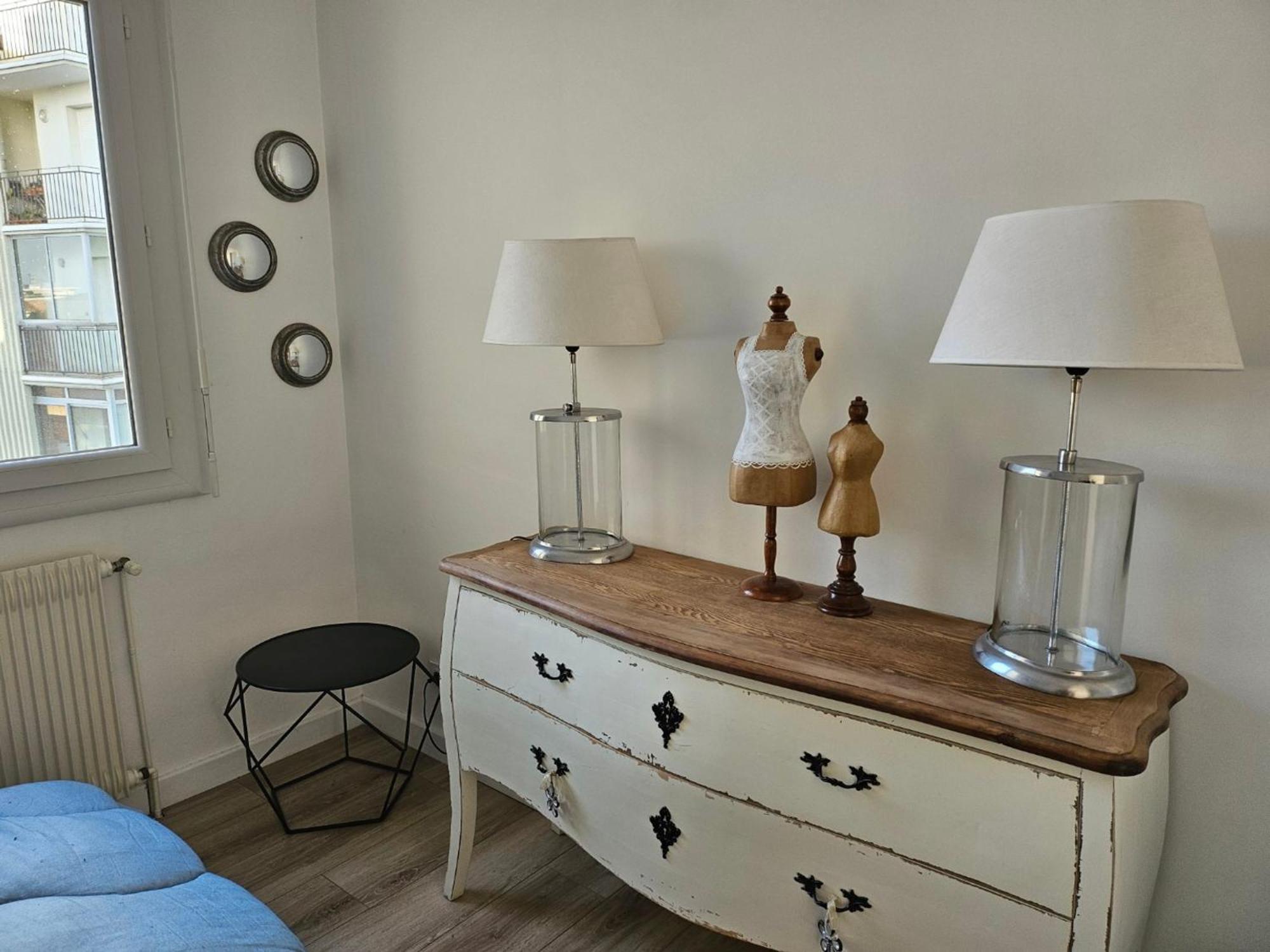 - T2 Coquet Et Lumineux Avec Parking Private, Proche Et Commerces - Fr-1-319-78 *