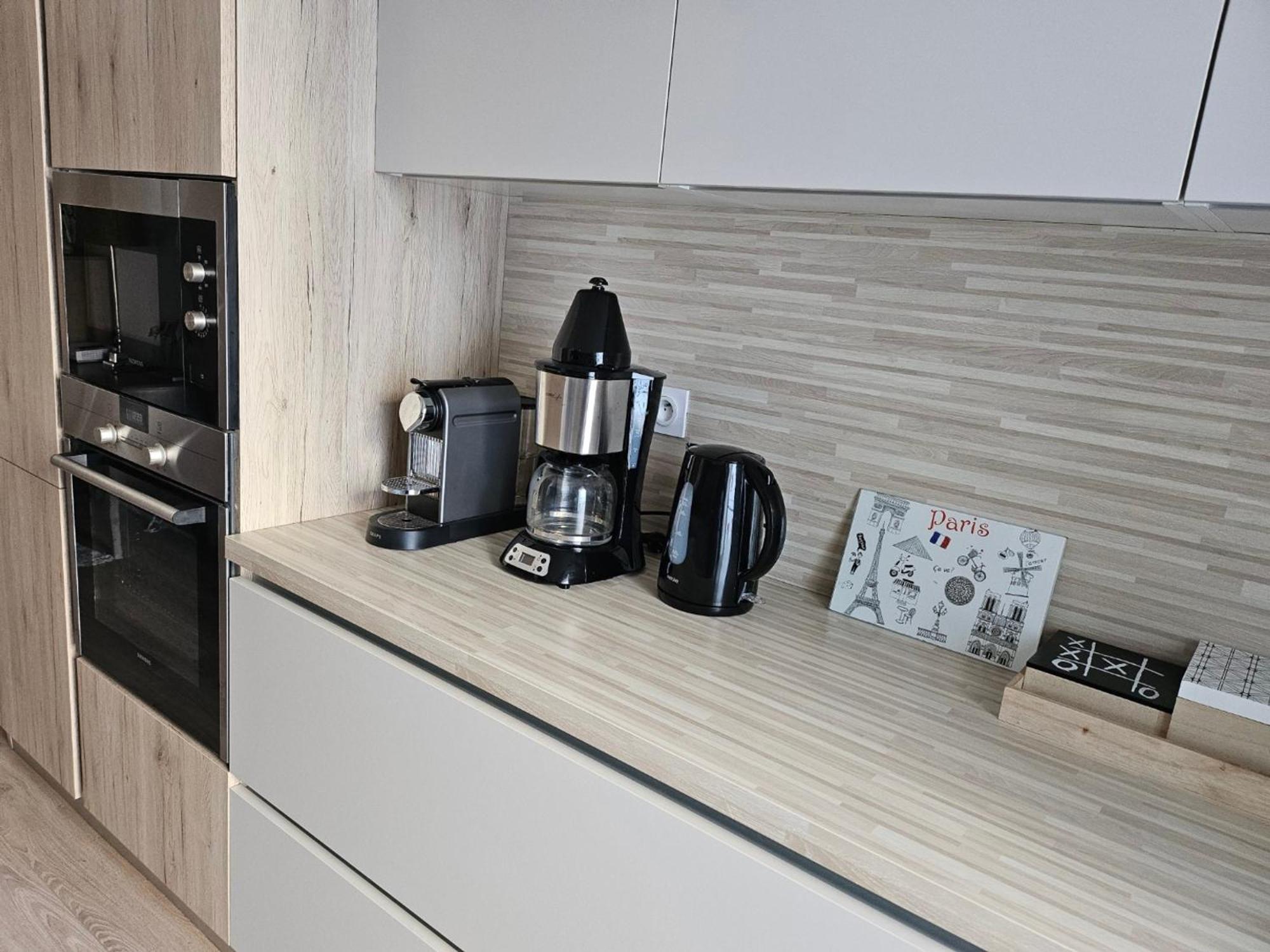 - T2 Coquet Et Lumineux Avec Parking Private, Proche Et Commerces - Fr-1-319-78 Apartment